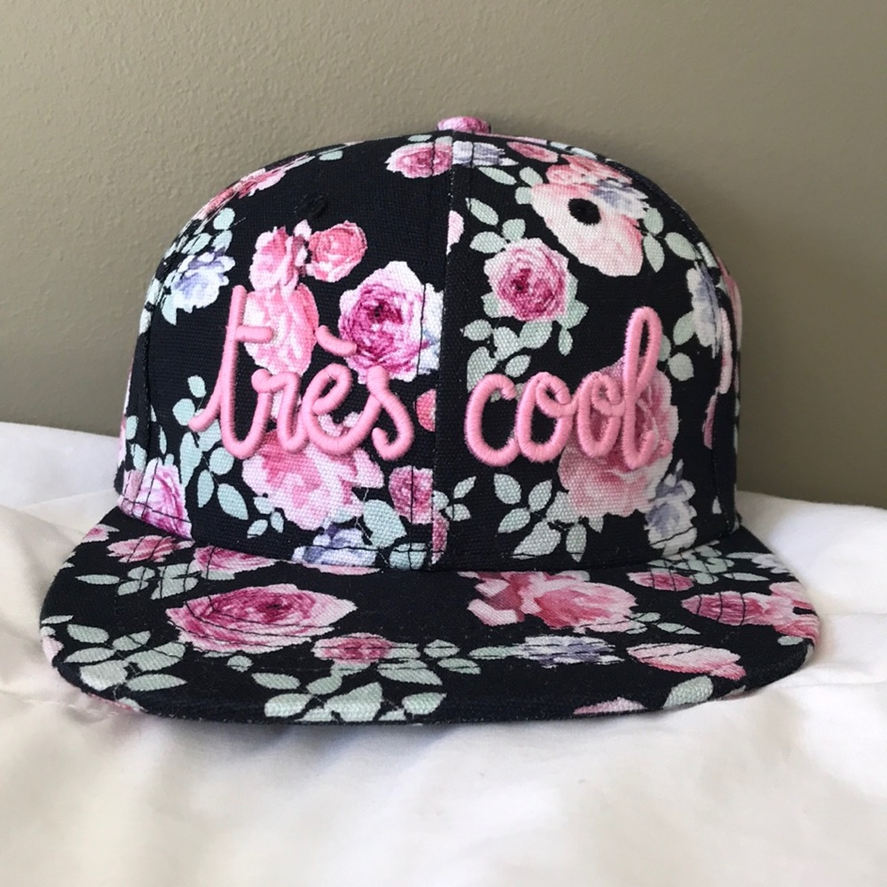 Divided by H&M flat rim hat